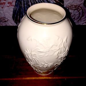 Lenox China EIGHT PIECES Lot of 8